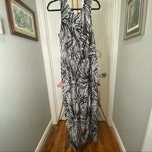 Black and white sleeveless maxi dress
